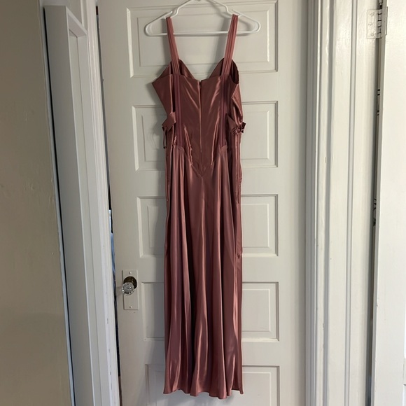 Frederick’s of Hollywood Mauve Silk Embroidered Dress - Picture 4 of 7